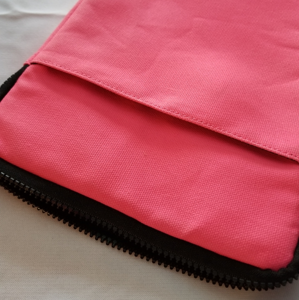 Pink Vs Tablet Case - image 6